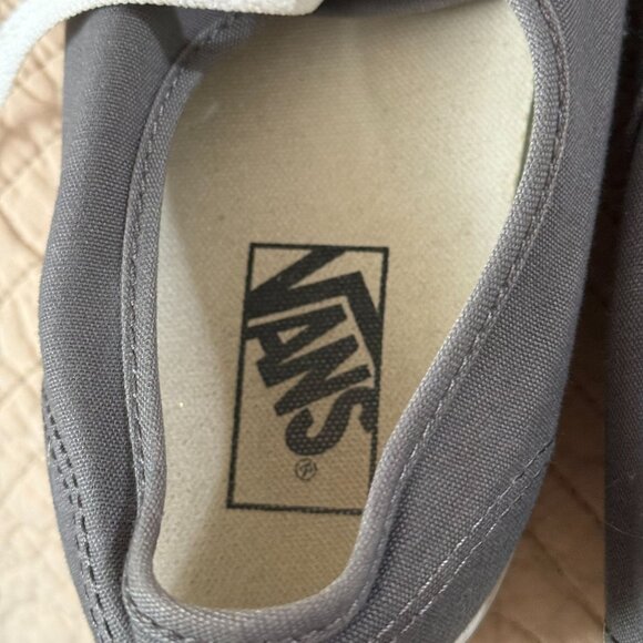 Van\'s Old Skool Men\'s Grey Sneakers Size 10.5 main image 10